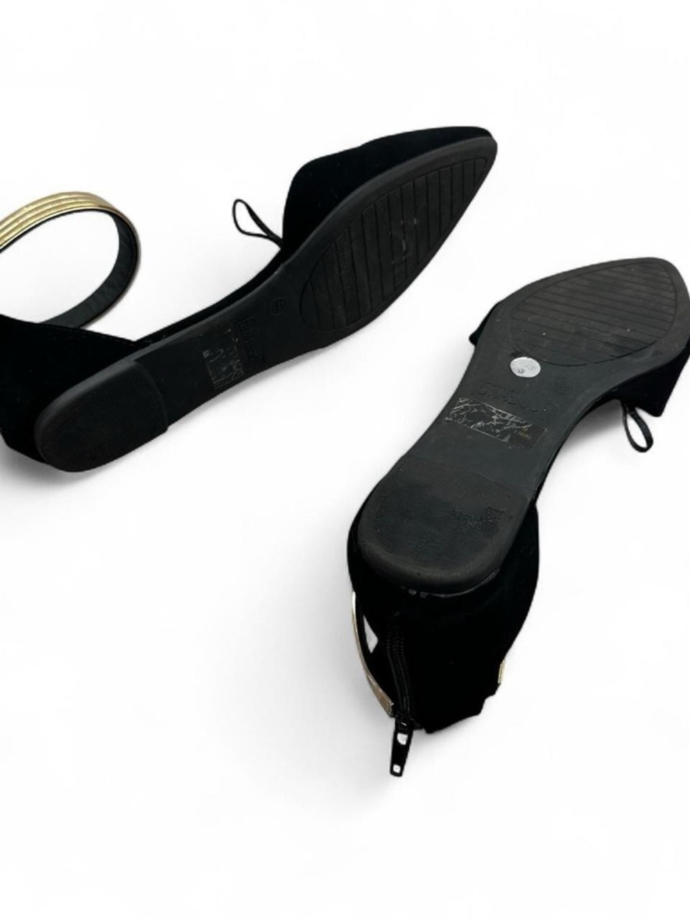 ✨ Chic Black Ankle Strap Flats with Gold Cuff – Size 9 ✨ - Picture 5 of 7